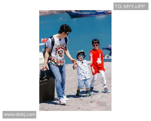 足球星爸爸的荣耀与亲情双重奏描绘赛场拼搏与家庭温情